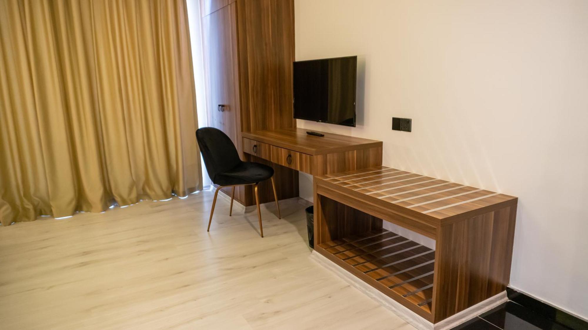 Crown Salamis Hotel Фамагуста Экстерьер фото